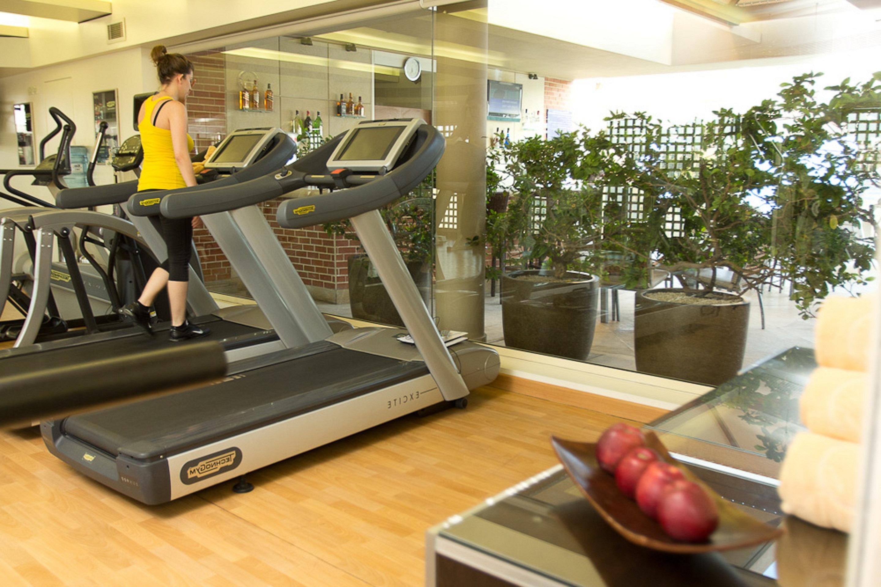 Hotel Gefinor Rotana - Bejrut Zewnętrze zdjęcie A treadmill