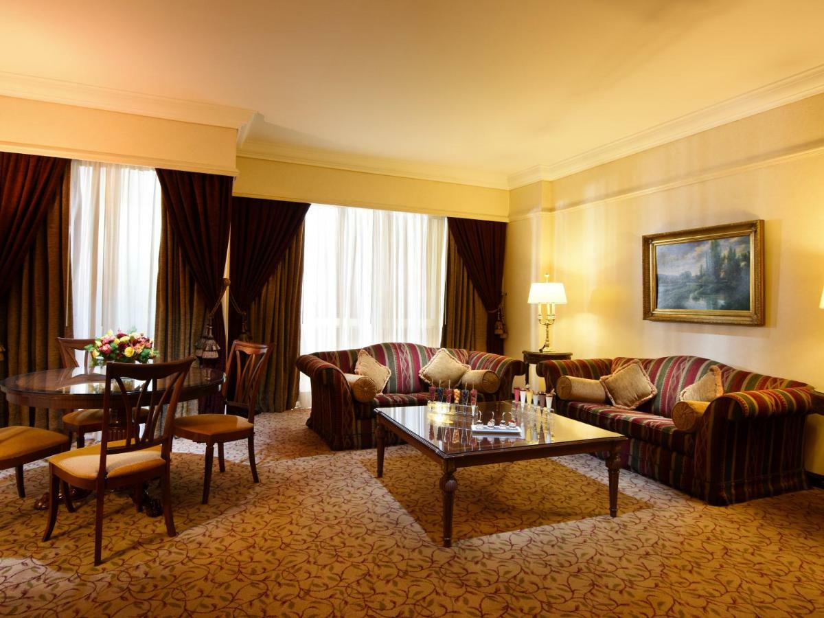 Hotel Gefinor Rotana - Bejrut Zewnętrze zdjęcie A suite at the Grand Hotel
